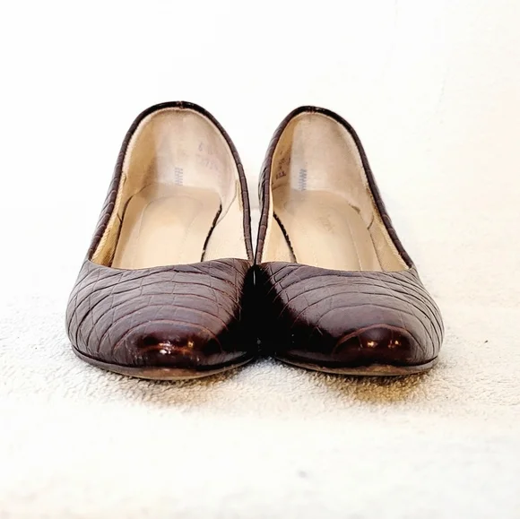 Vintage Hush Puppies Brown Crocodile Print Pumps Low Heel Slip On Shoes Size 7 - Picture 2 of 8